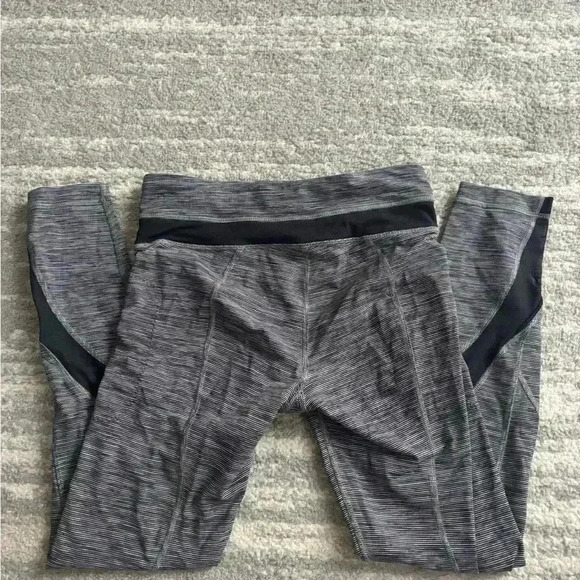 Lululemon Inspire Tight II
Heathered  Black / Heathered Black - Picture 4 of 5